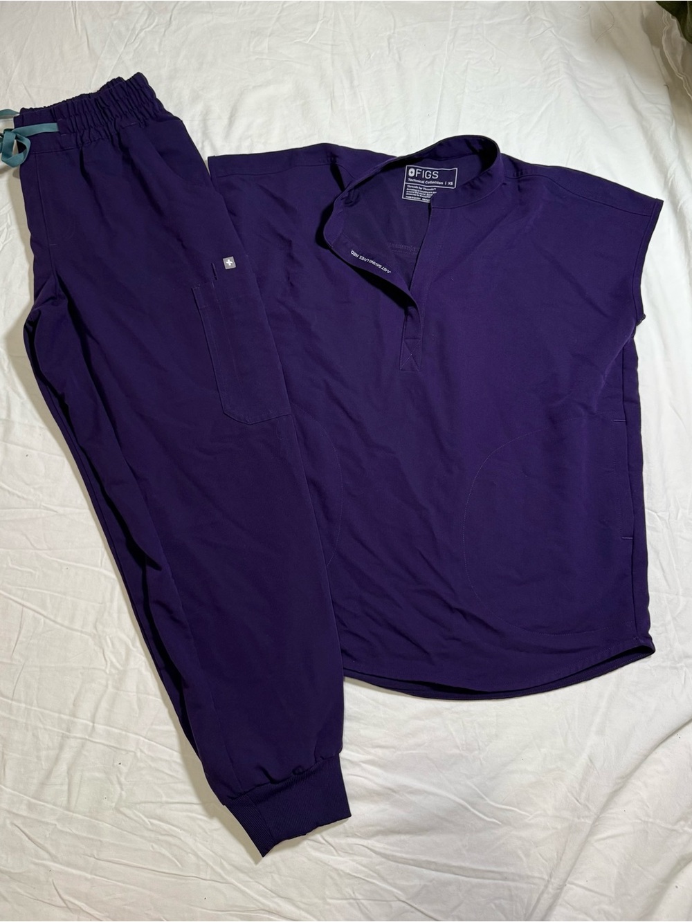 FIGS Men’s Deep Purple Jogger Pants and Top Set